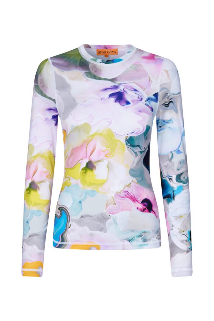 Så flot jersey bluse med det fineste abstrakte blomsterprint fra Stine Goyas SS24 kollektion.